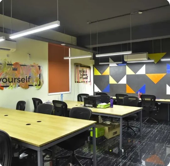 TC CoWorks Space H-73