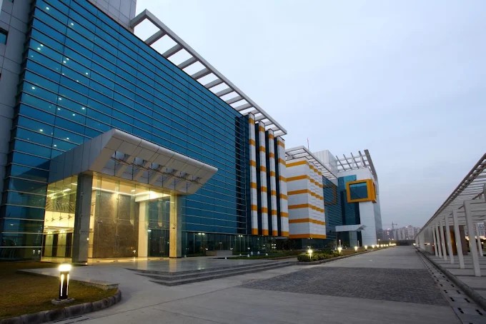 Express Trade Towers 2