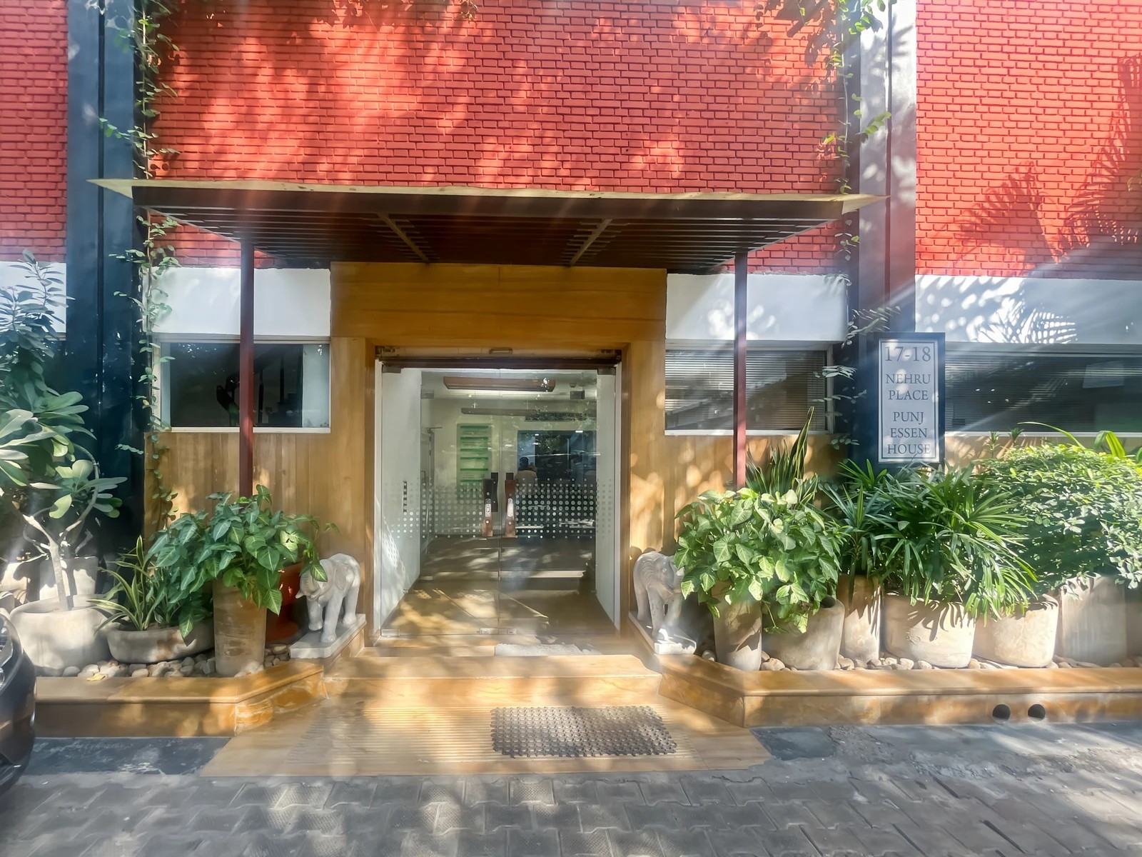 Regus, Punj Essen House