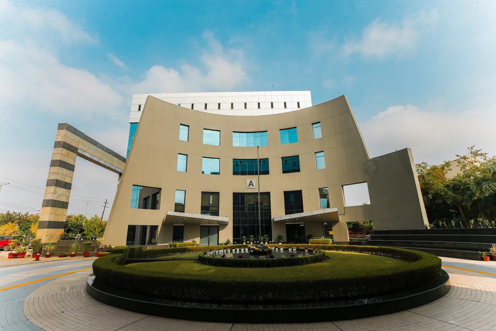 Maple Corporate Tower, Noida