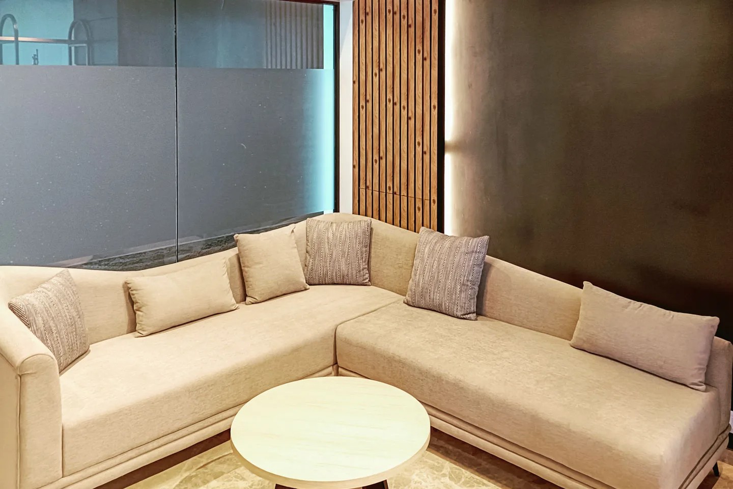 Intudo, Private Cabin, Gurgaon