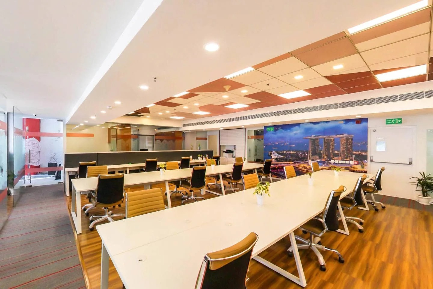 The Office Pass Paras Downtown Center, Private Cabin