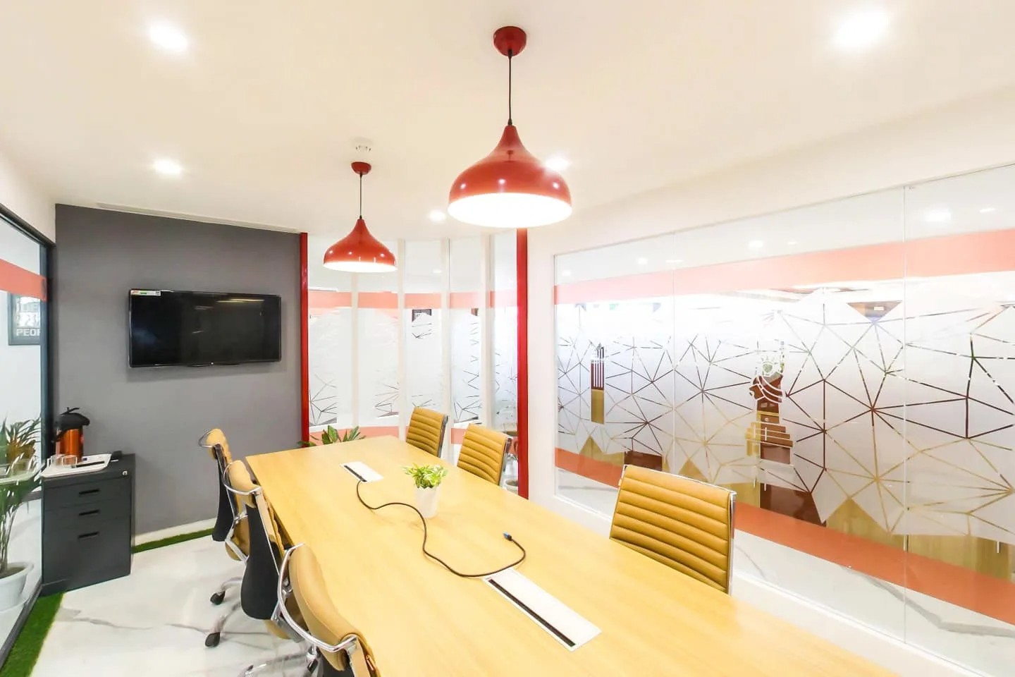 The Office Pass Paras Downtown Center, Private Cabin