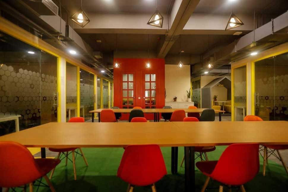 GoHive udyog vihar, Private Office