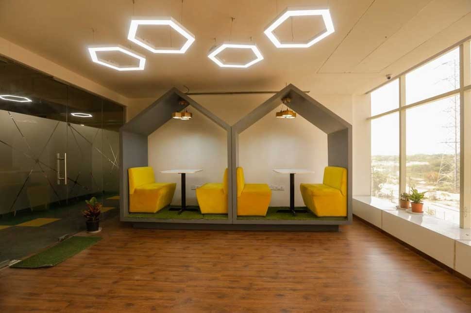 GoHive udyog vihar, Private Office