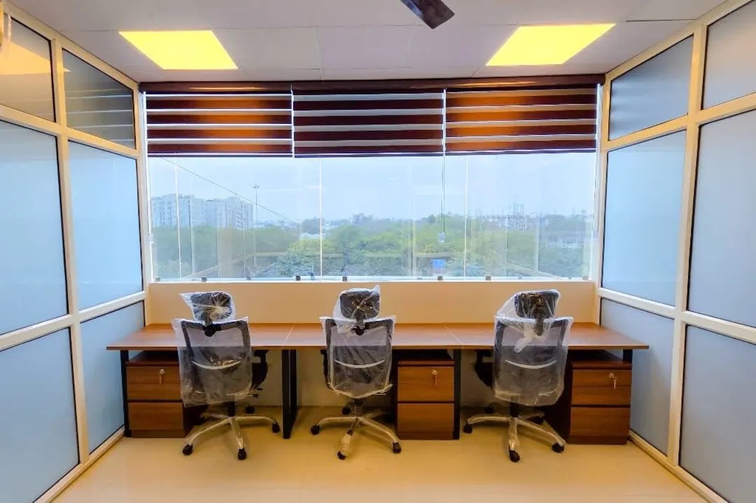 Nearby Desk, New Delhi