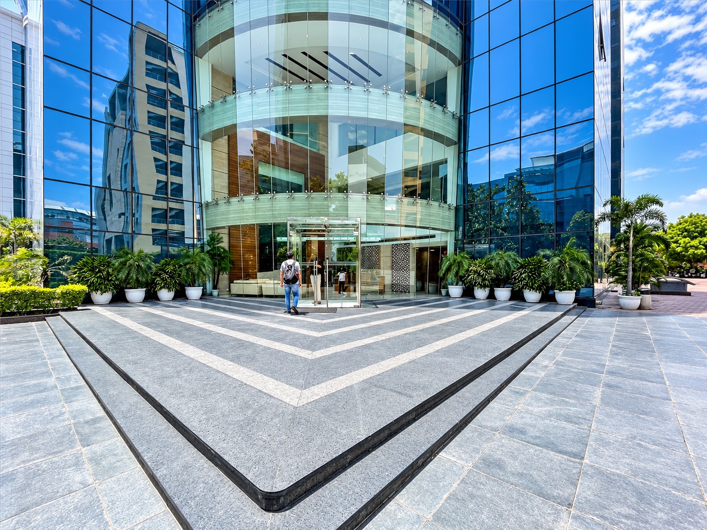Estatelion Graphix Tower