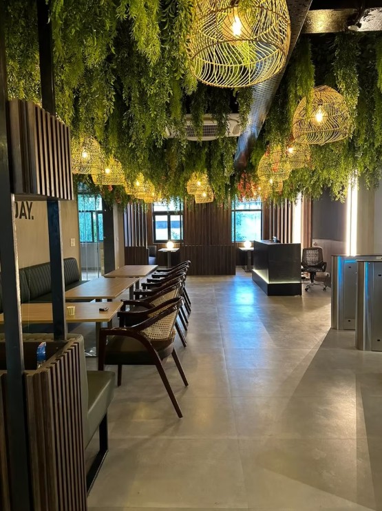 Desker - Noida sector 2