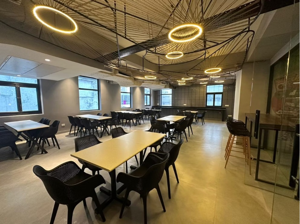 Desker - Noida sector 2