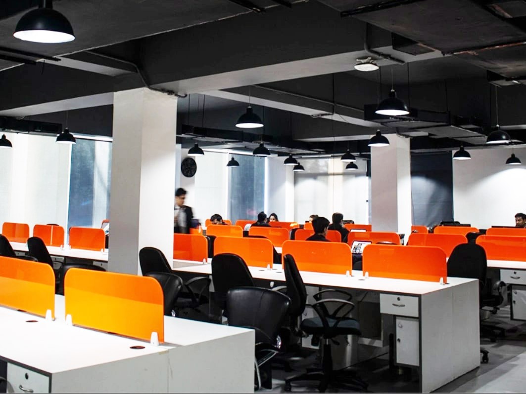 Qdesq Kwick Start, Noida
