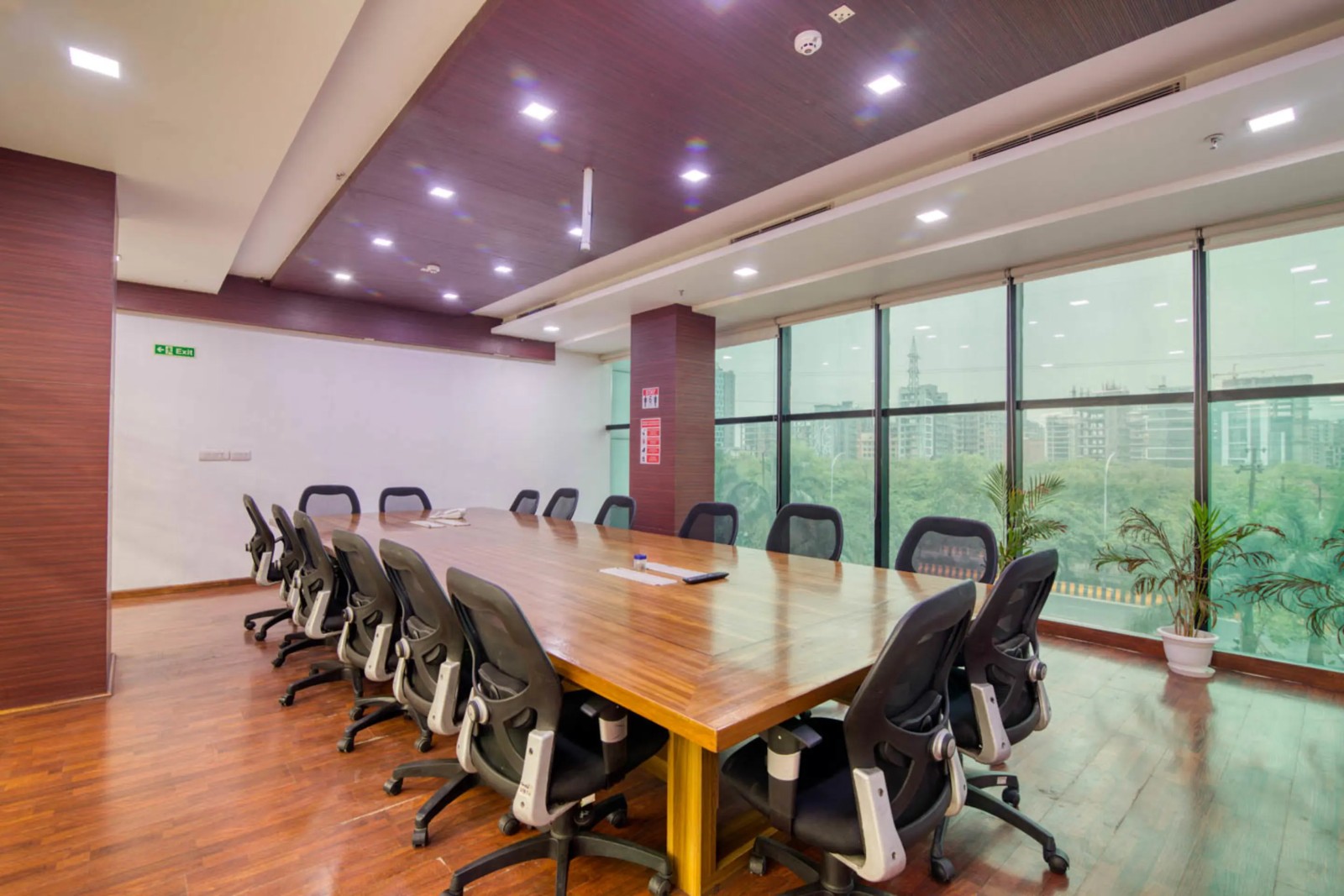 Qdesq Execube, Noida