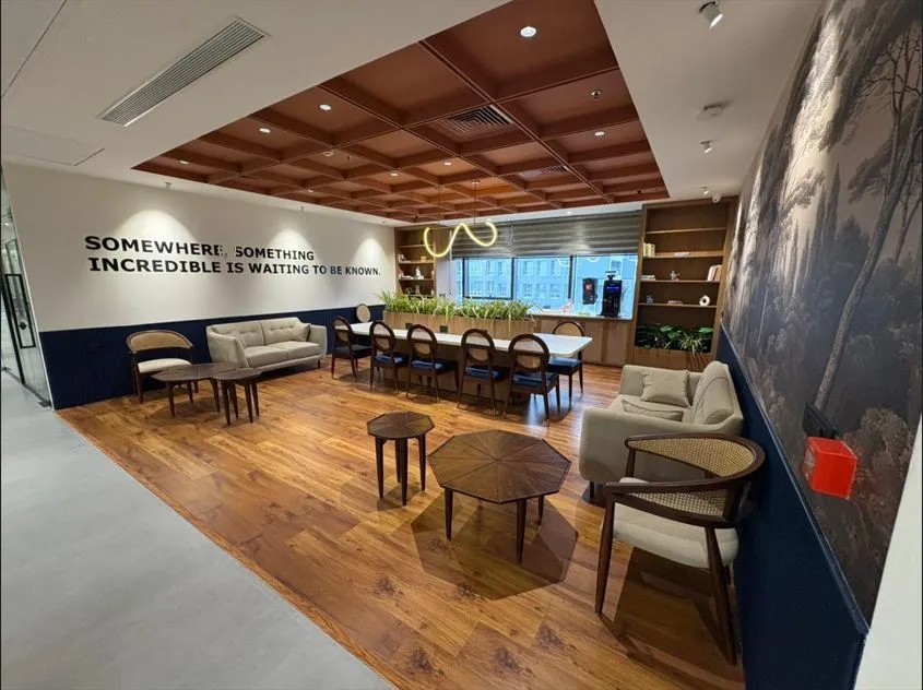 Qdesq Workspaces By Innova