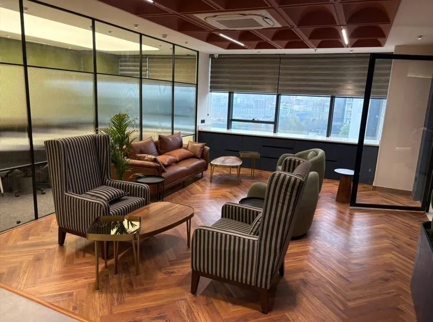 Qdesq Workspaces By Innova